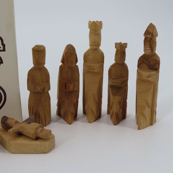 Wheaton Village 11 Piece Hand Carved Wood Nativity Scene Figurines Christmas VTG - Picture 3 of 8